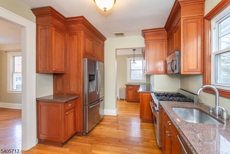 479 Grove Street Montclair, NJ 07043 - Photo 7 of 24