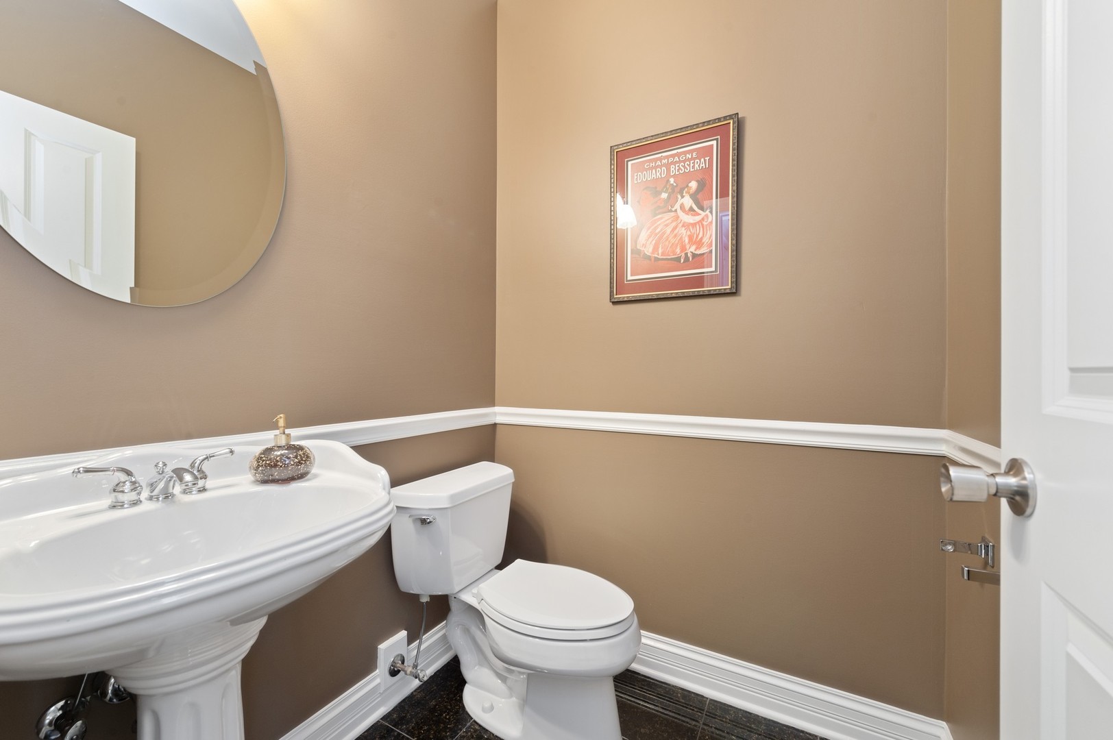 1910 West Addison Street, Unit A Chicago, IL 60613 - Photo 6 of 24 Gallery Image 6