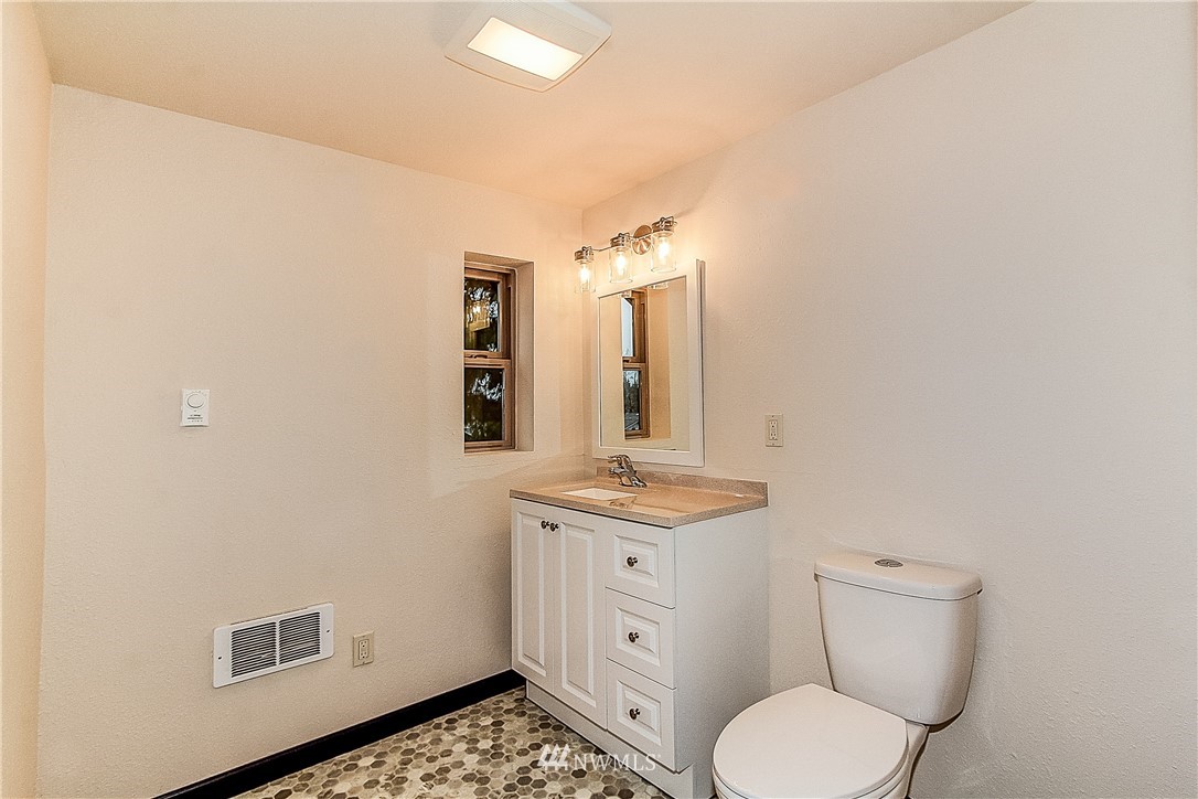 130 South Waugh Road Mount Vernon, WA 98274 - Photo 20 of 21 Gallery Image 20