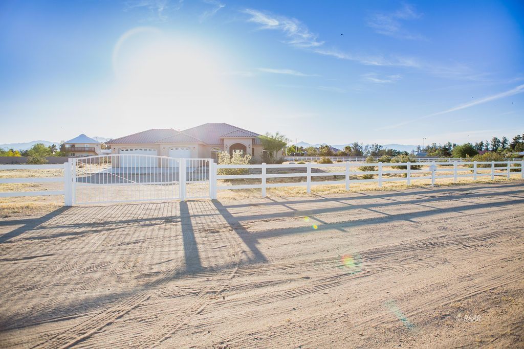 1009 North Garth Street Ridgecrest, CA 93555 - Photo 5 of 35