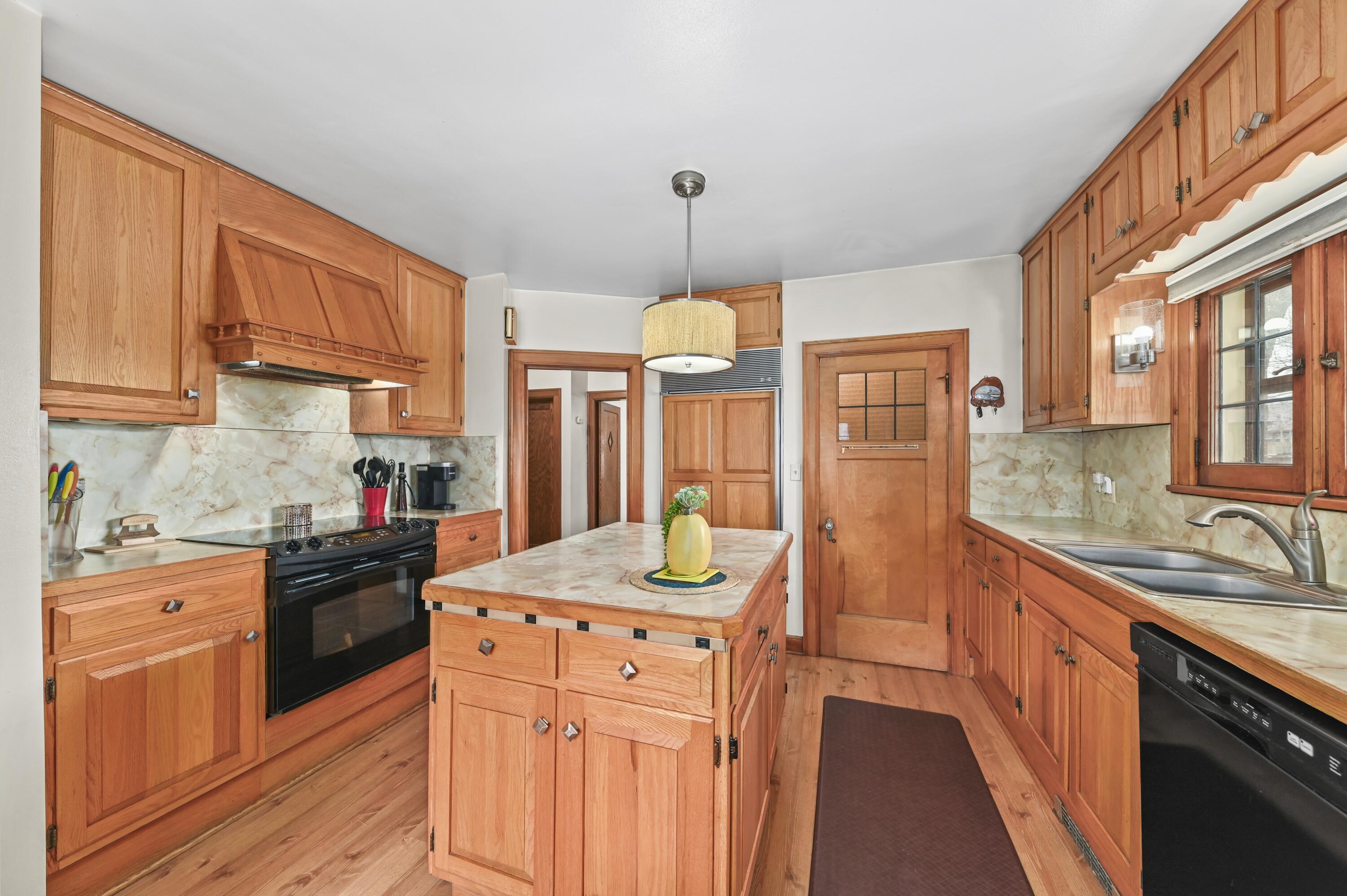 3290 North 44th Street Milwaukee, WI 53216 - Photo 13 of 26 EUP_9214