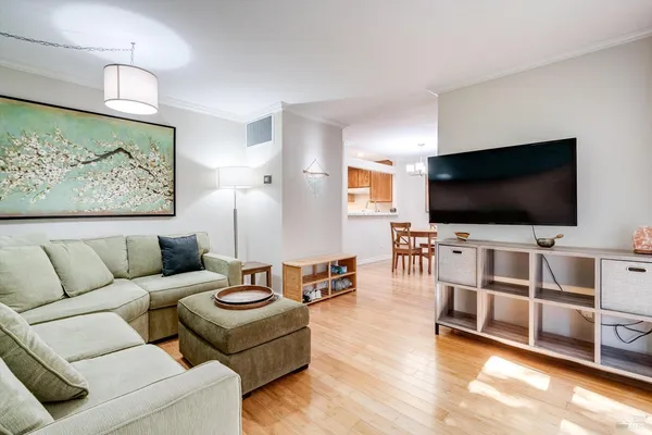 $359,000 | 901 Russell Avenue, Unit 143, Santa Rosa, CA 95403