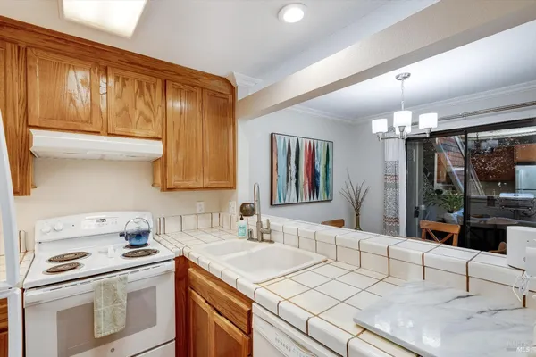 $359,000 | 901 Russell Avenue, Unit 143, Santa Rosa, CA 95403