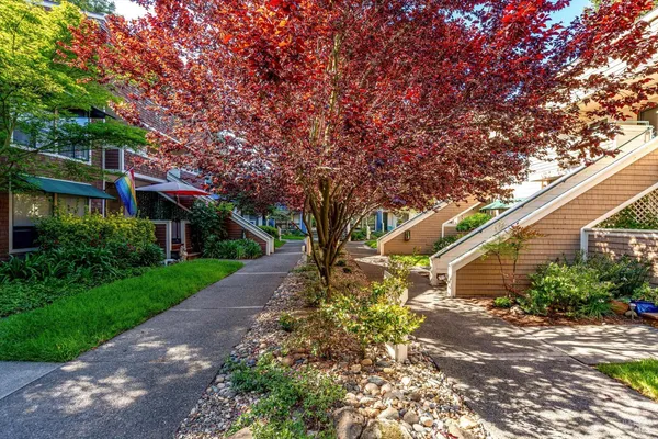 $359,000 | 901 Russell Avenue, Unit 143, Santa Rosa, CA 95403