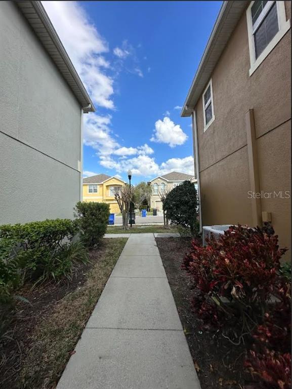 8913 Moonlit Meadows Loop Riverview, FL 33578 - Photo 2 of 17