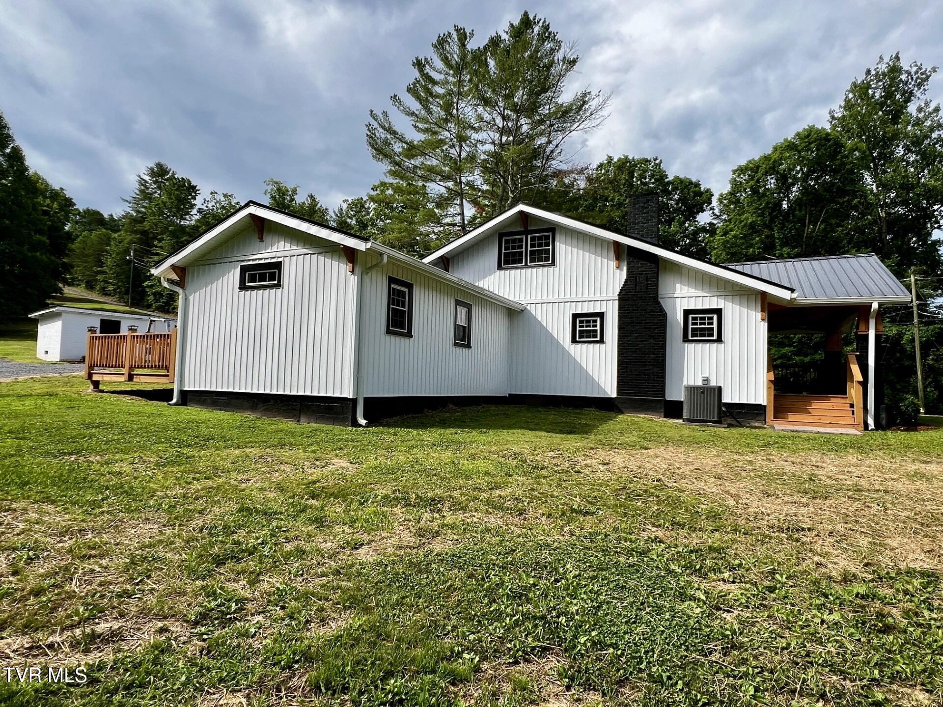437 Turner Road Bluff City, TN 37618 - Photo 3 of 38 791AC618-9D22-4467-B0DF-12DCDF3F415F
