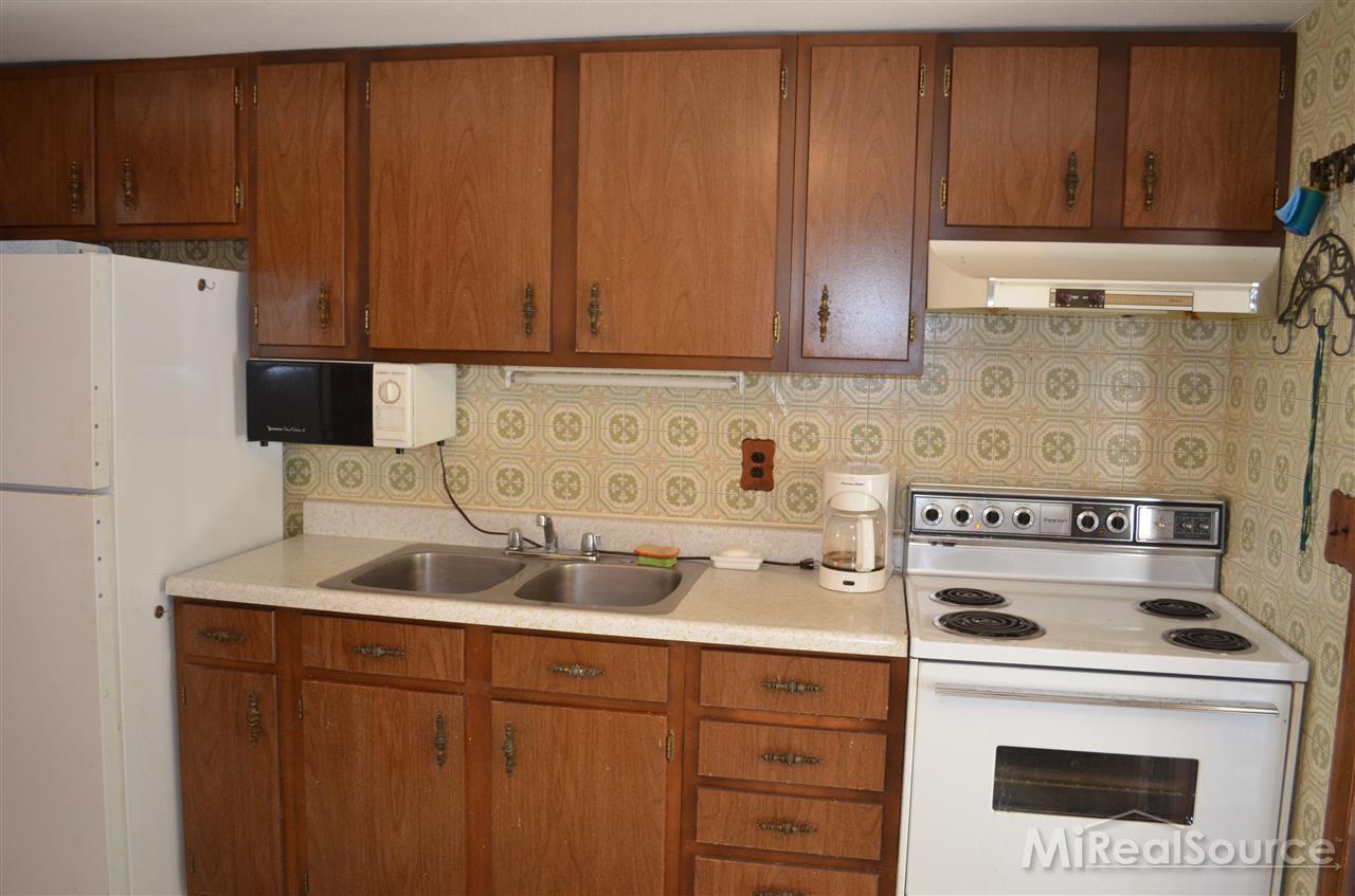 7470 Dogwood Road Lexington, MI 48450 - Photo 9 of 22 31194804-8.JPG
