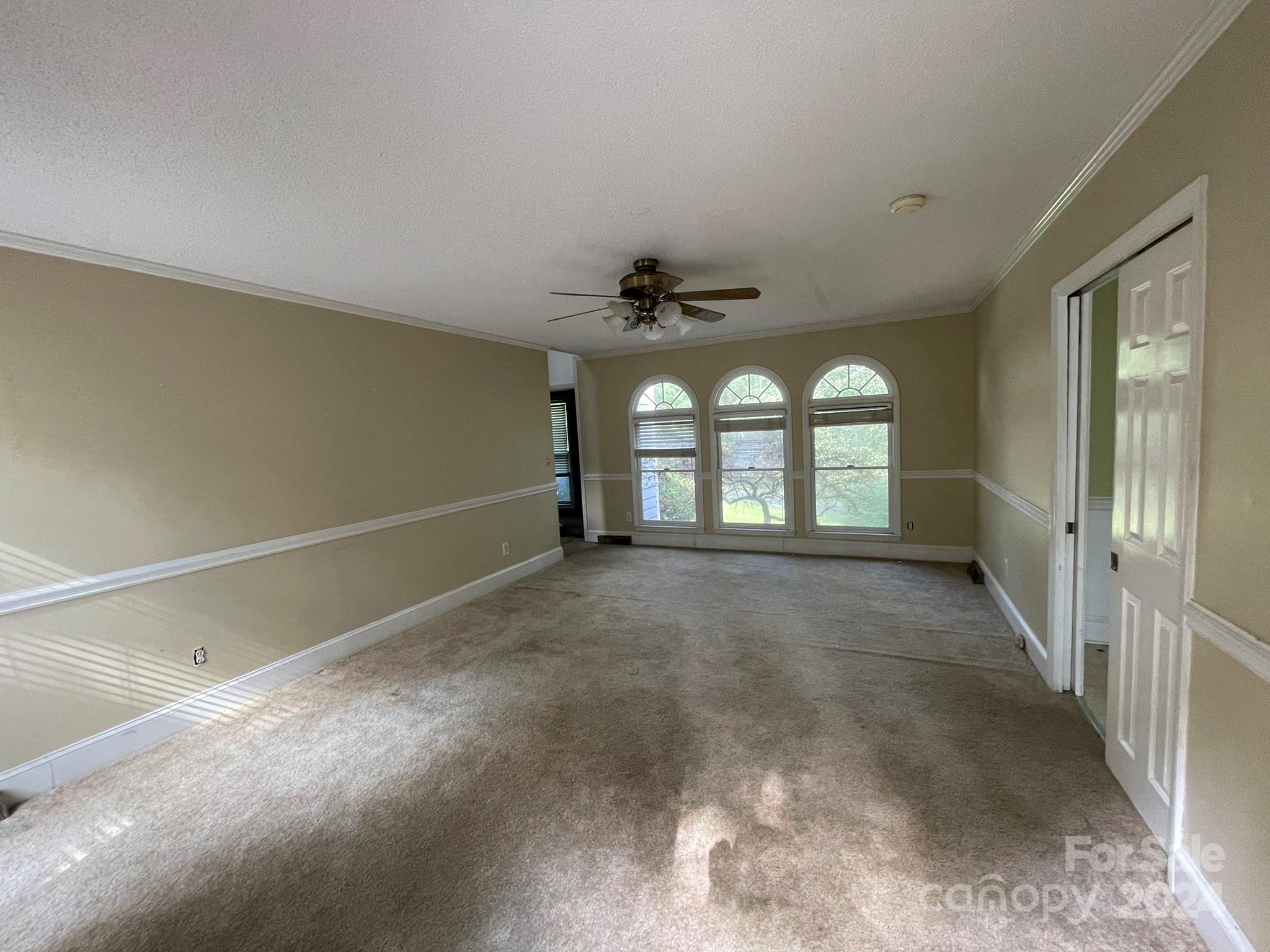 9025 Pleasant Ridge Road Charlotte, NC 28215 - Photo 7 of 48 Gallery Image 7