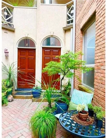 a front view of house with yard