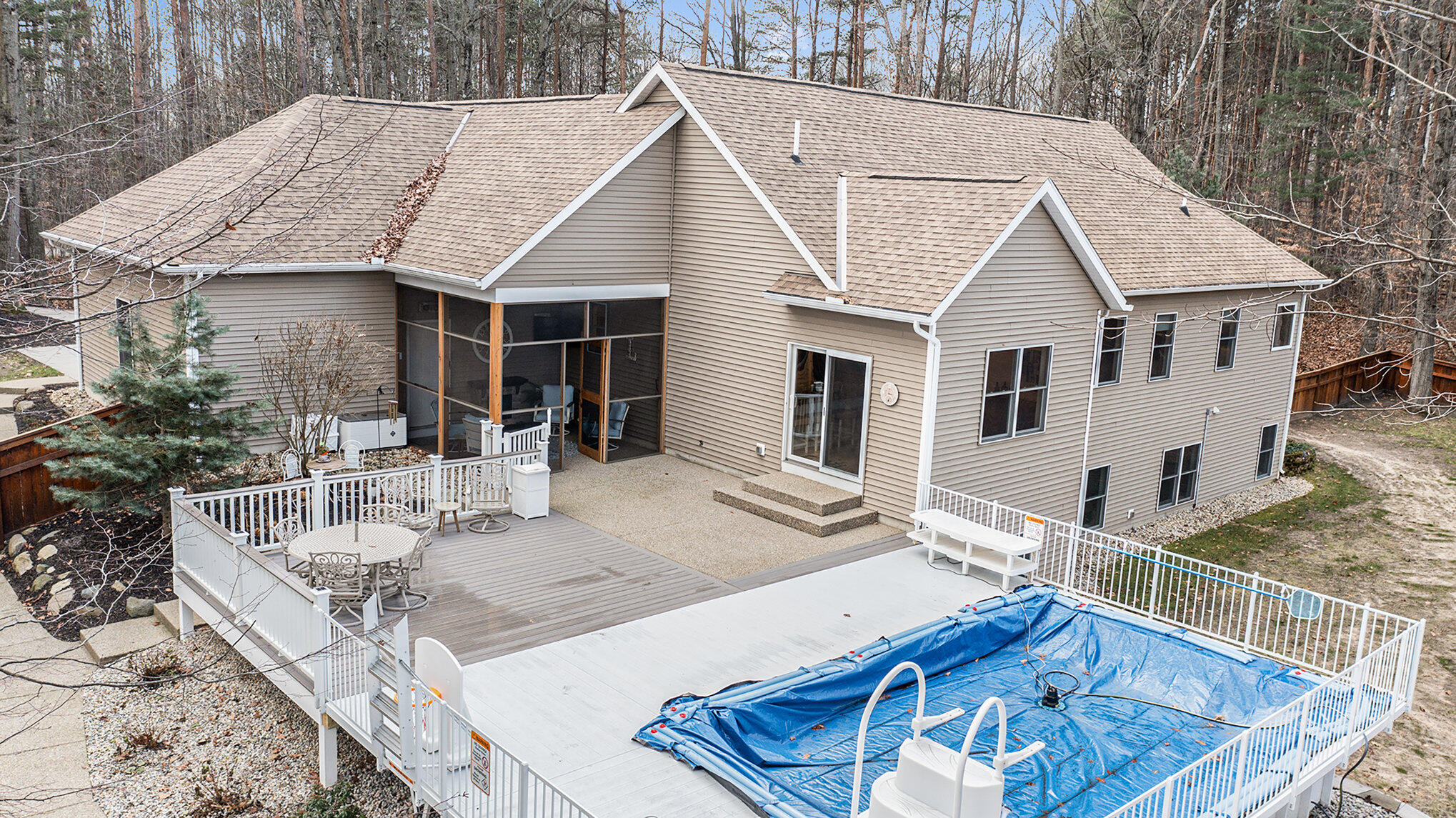 5819 Hunters Ridge Fennville, MI 49408 - Photo 42 of 56 Backyard Aerial