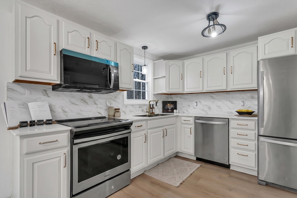 40 Brick Kiln Road North Attleboro, MA 02760 - Photo 3 of 33