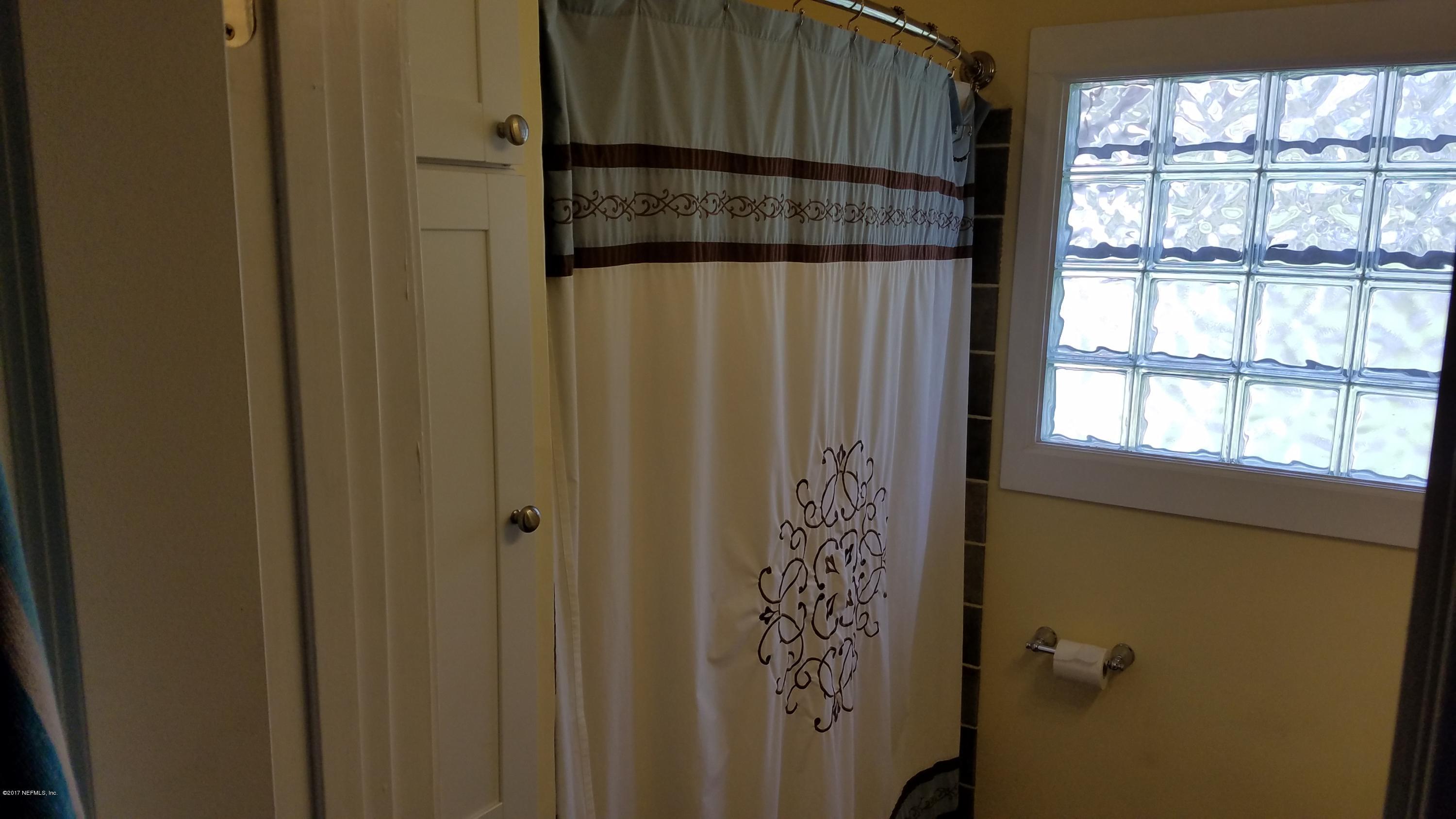563 Nightingale Road Jacksonville, FL 32216 - Photo 8 of 13 20170220_144847