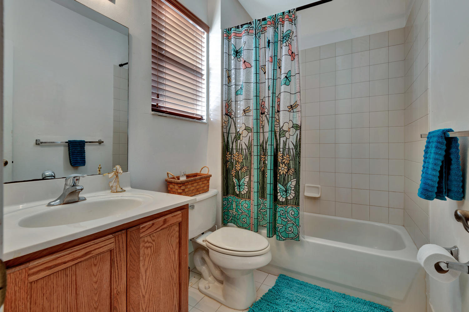 3001 Laurel Ridge Circle Riviera Beach, FL 33404 - Photo 10 of 21 2ND BATHROOM