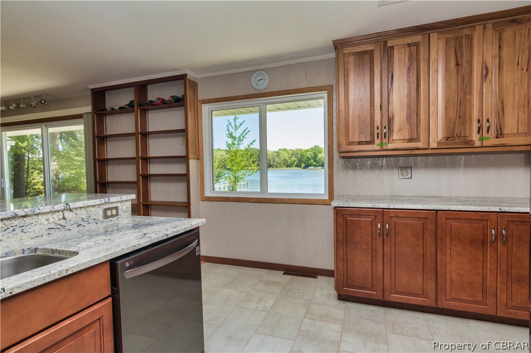 579 Buzzards Point Road Reedville, VA 22539 - Photo 10 of 36 Gallery Image 10