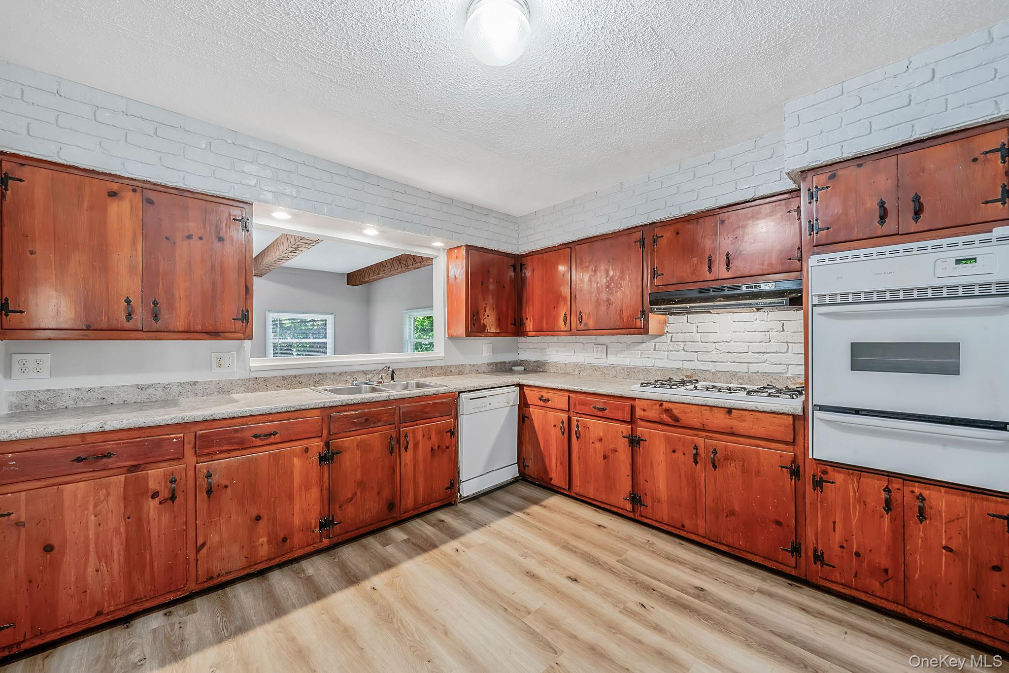 129 Shaber Road Patchogue, NY 11772 - Photo 17 of 23