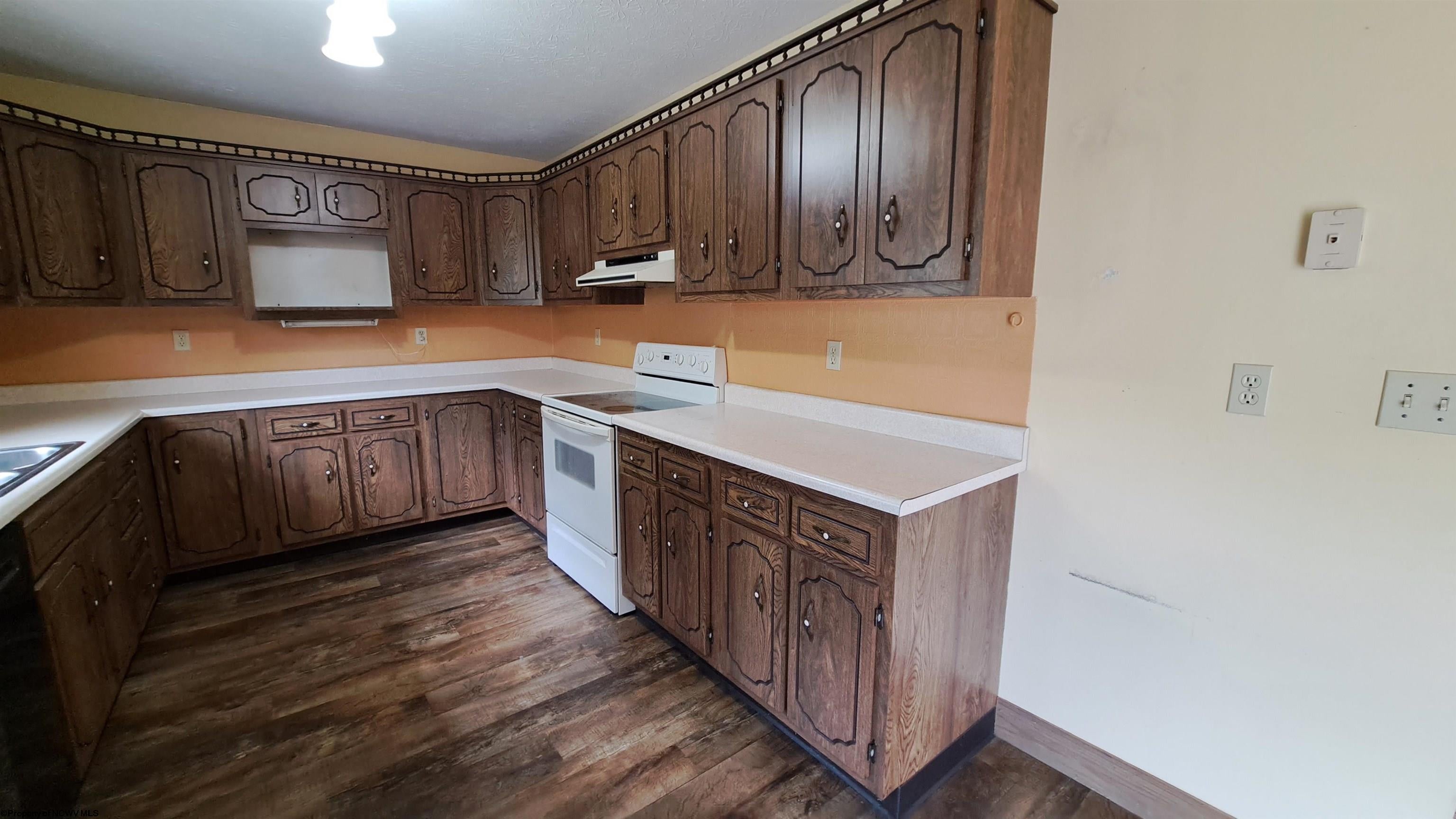 993 Daybrook Road Fairview, WV 26570 - Photo 4 of 26 Gallery Image 4