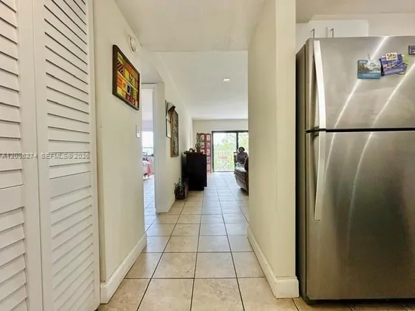 $1,975 | 9301 Southwest 92nd Avenue, Unit A407, Miami, FL 33176