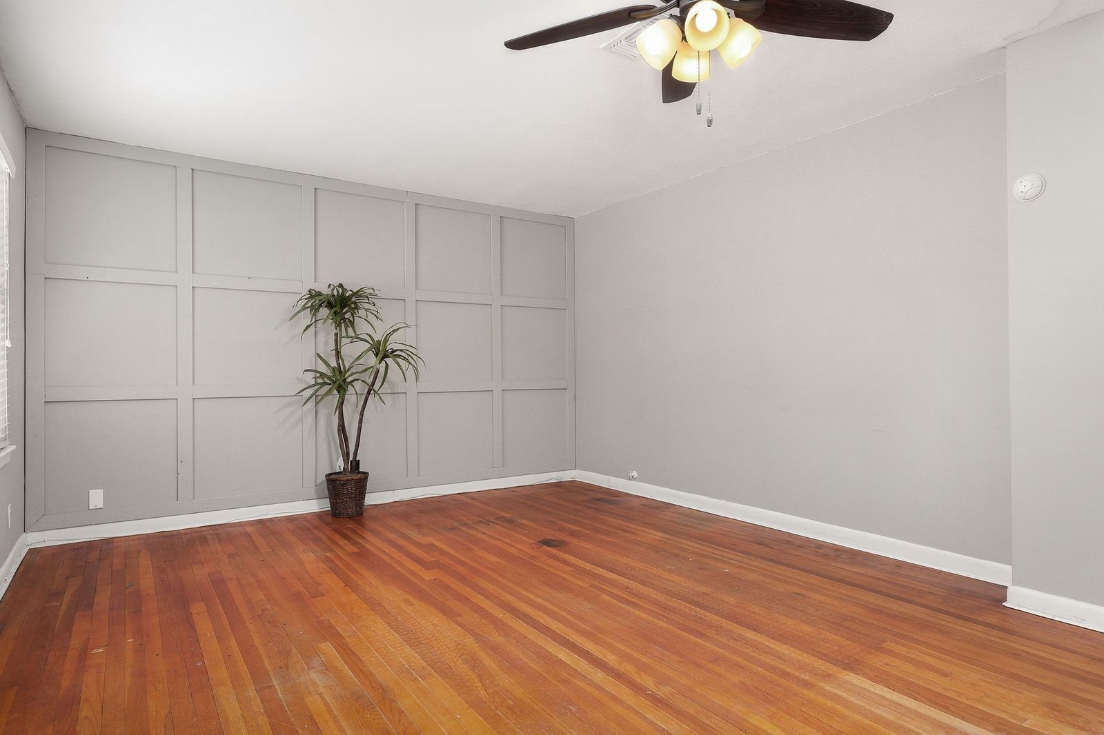 3805 Meadowlake Road Pasadena, TX 77503 - Photo 4 of 16 Family Room with no Virtual Staging