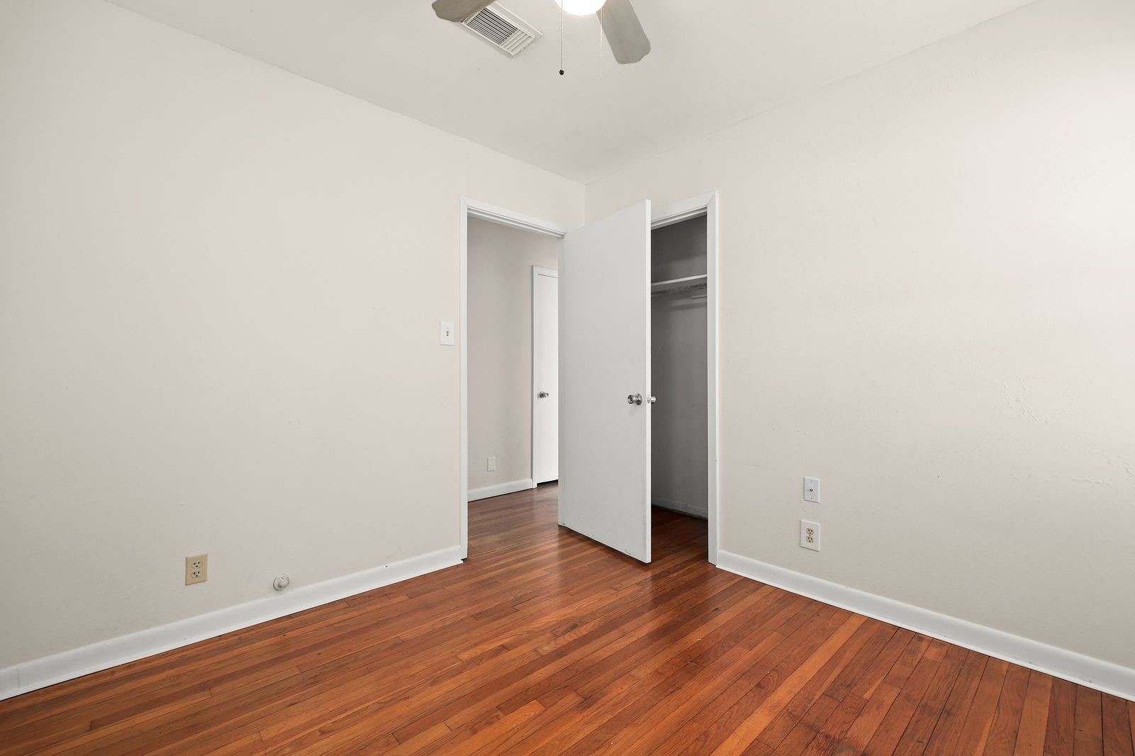 3805 Meadowlake Road Pasadena, TX 77503 - Photo 9 of 16 Bedroom with No virtual Staging