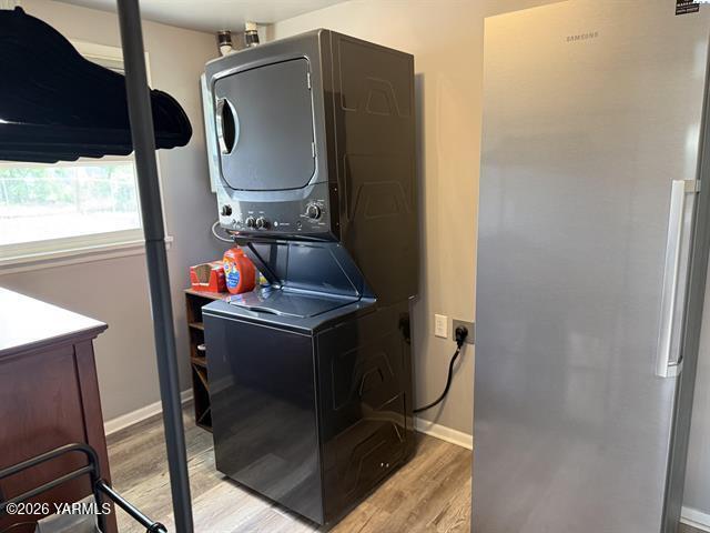 815 Ellen Avenue Prosser, WA 99350 - Photo 9 of 16 a utility room with dryer and washer