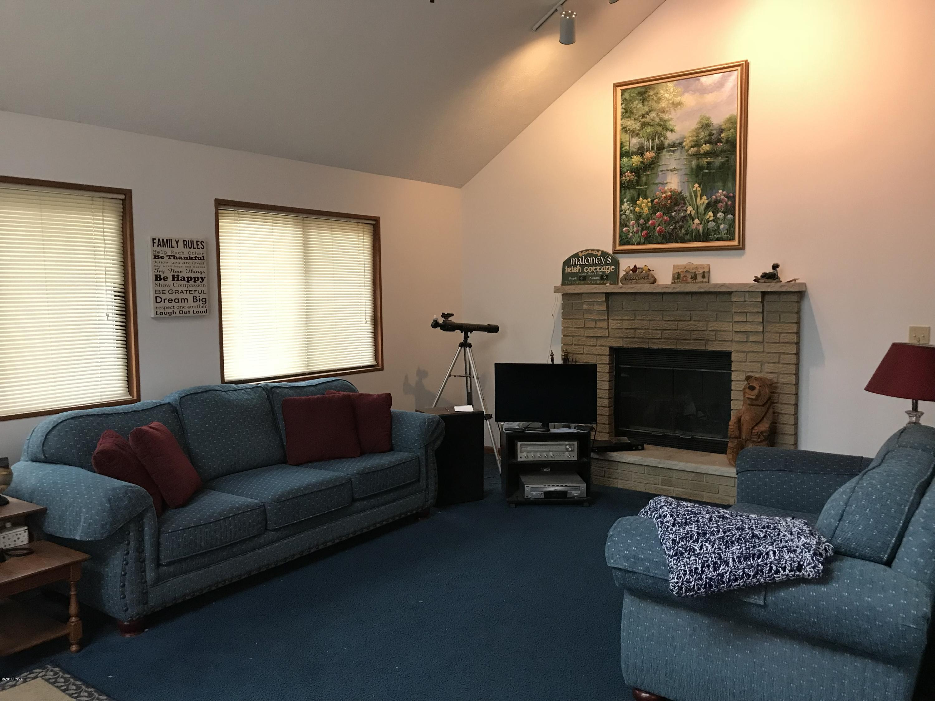 2798 Rockway Road Lake Ariel, PA 18436 - Photo 2 of 26 Living room