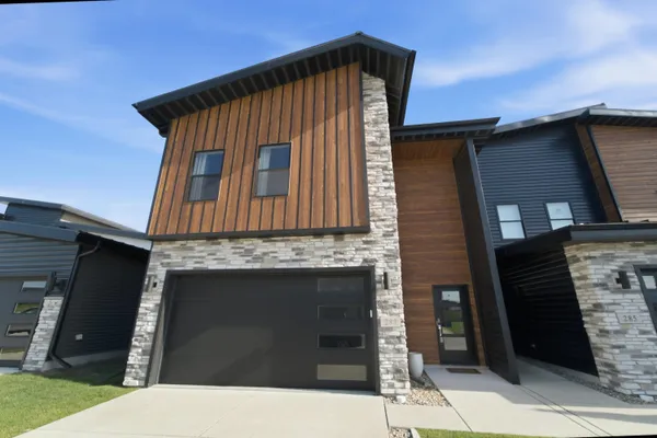 $399,900 | 283 Nomo Place, Crown Point, IN 46307