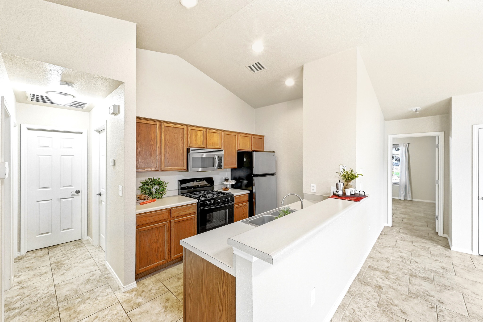186 Prairie Springs Loop Georgetown, TX 78626 - Photo 11 of 26