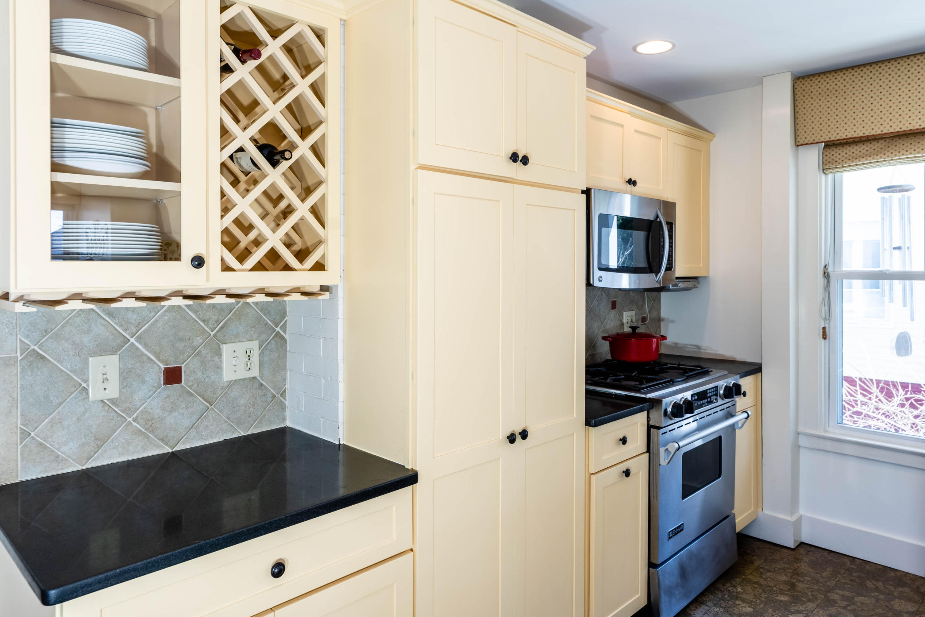 161 Clinton Street Portland, ME 04103 - Photo 12 of 37 1-1st Level-28
