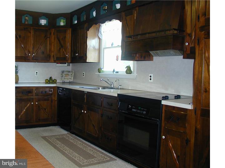 465 Godshall Road Souderton, PA 18964 - Photo 2 of 19 Kitchen