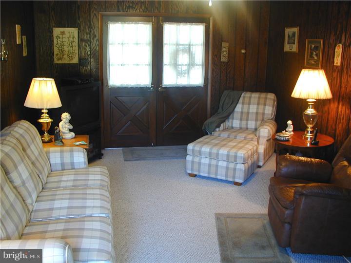 465 Godshall Road Souderton, PA 18964 - Photo 7 of 19 Family Room