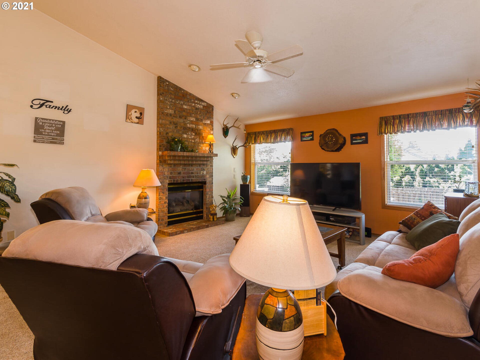 232 Southwest Gabbert Road Gresham, OR 97080 - Photo 14 of 32 Gallery Image 14