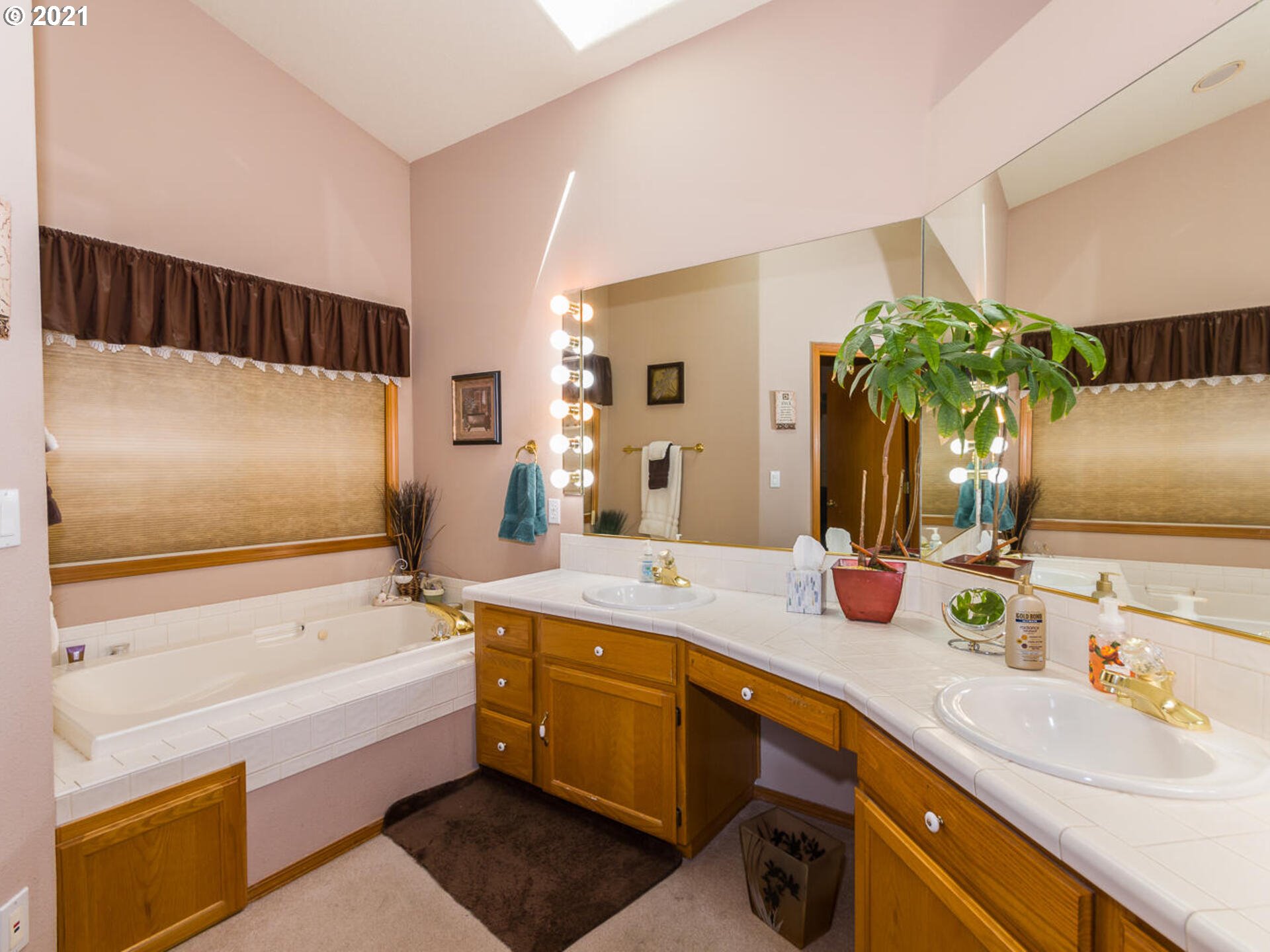 232 Southwest Gabbert Road Gresham, OR 97080 - Photo 20 of 32 Gallery Image 20