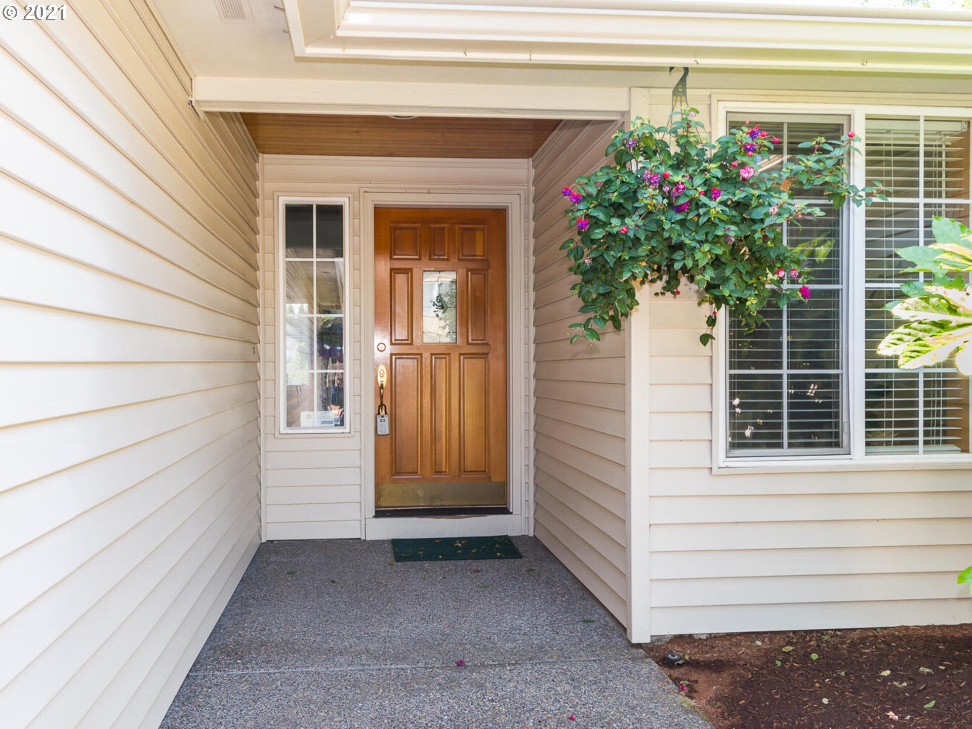 232 Southwest Gabbert Road Gresham, OR 97080 - Photo 5 of 32 Gallery Image 5