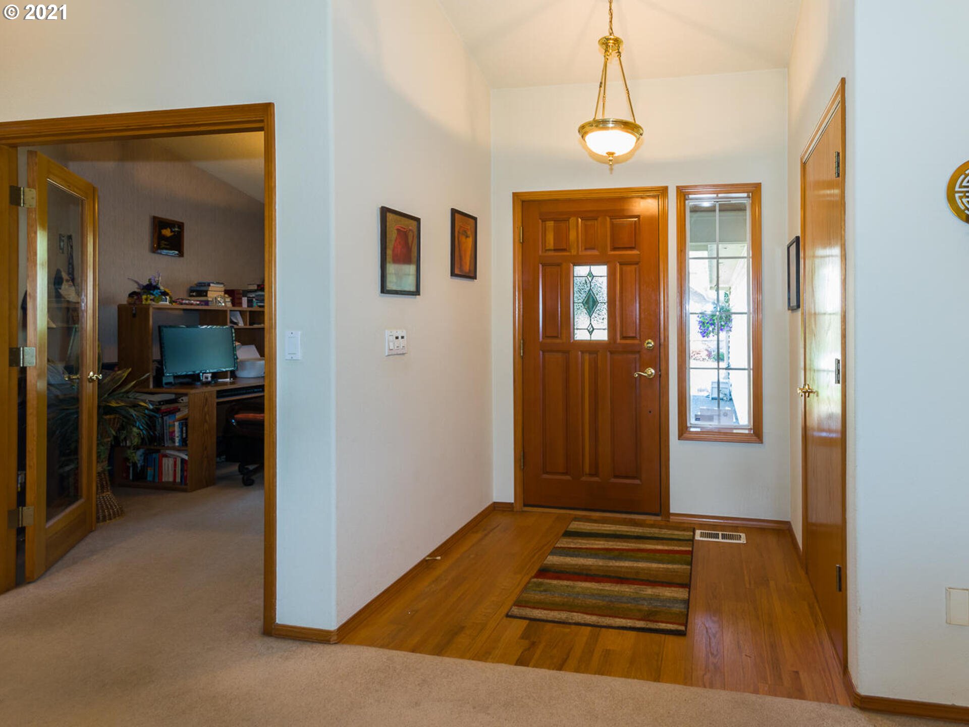 232 Southwest Gabbert Road Gresham, OR 97080 - Photo 6 of 32 Gallery Image 6