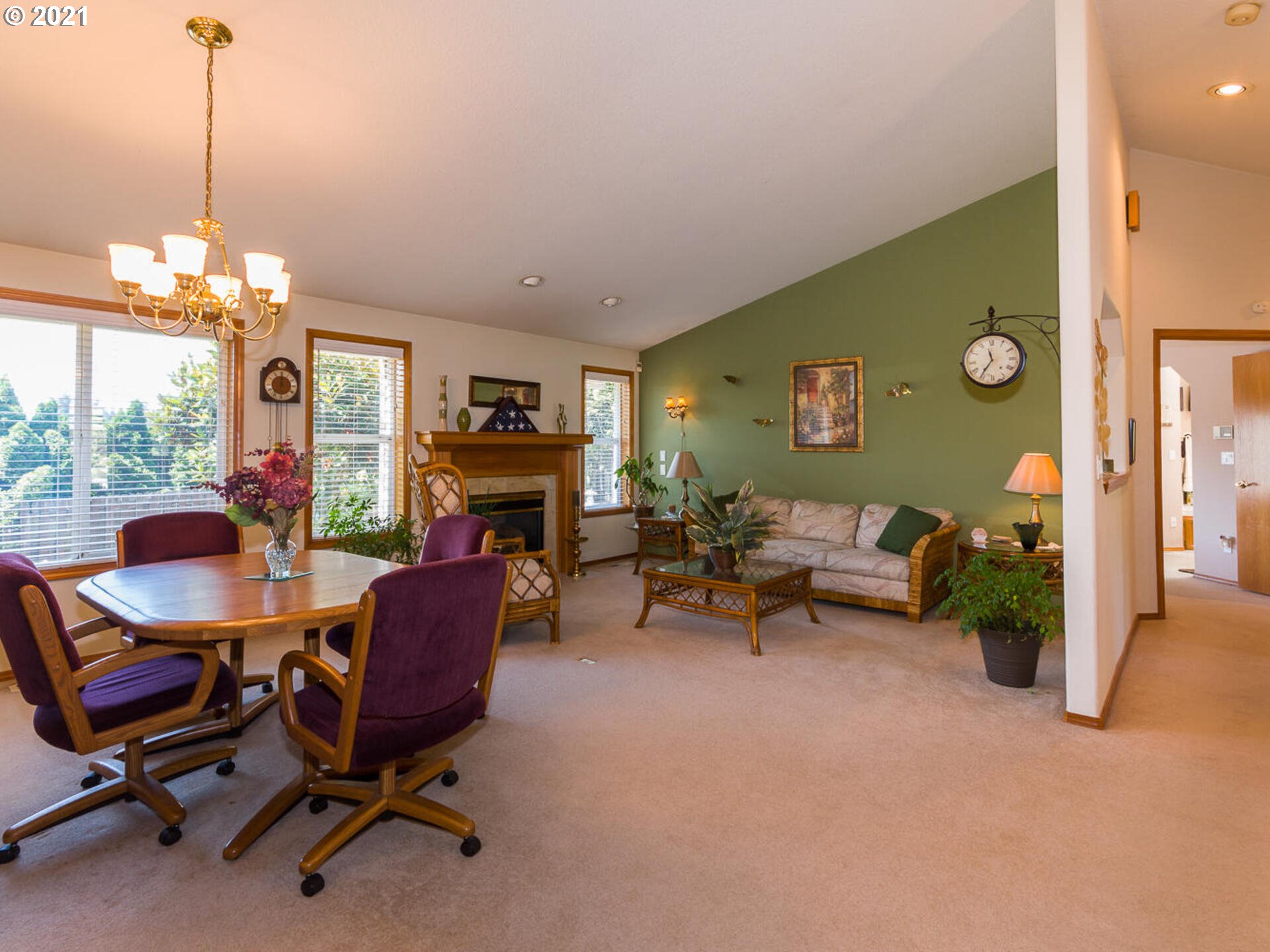 232 Southwest Gabbert Road Gresham, OR 97080 - Photo 7 of 32 Gallery Image 7