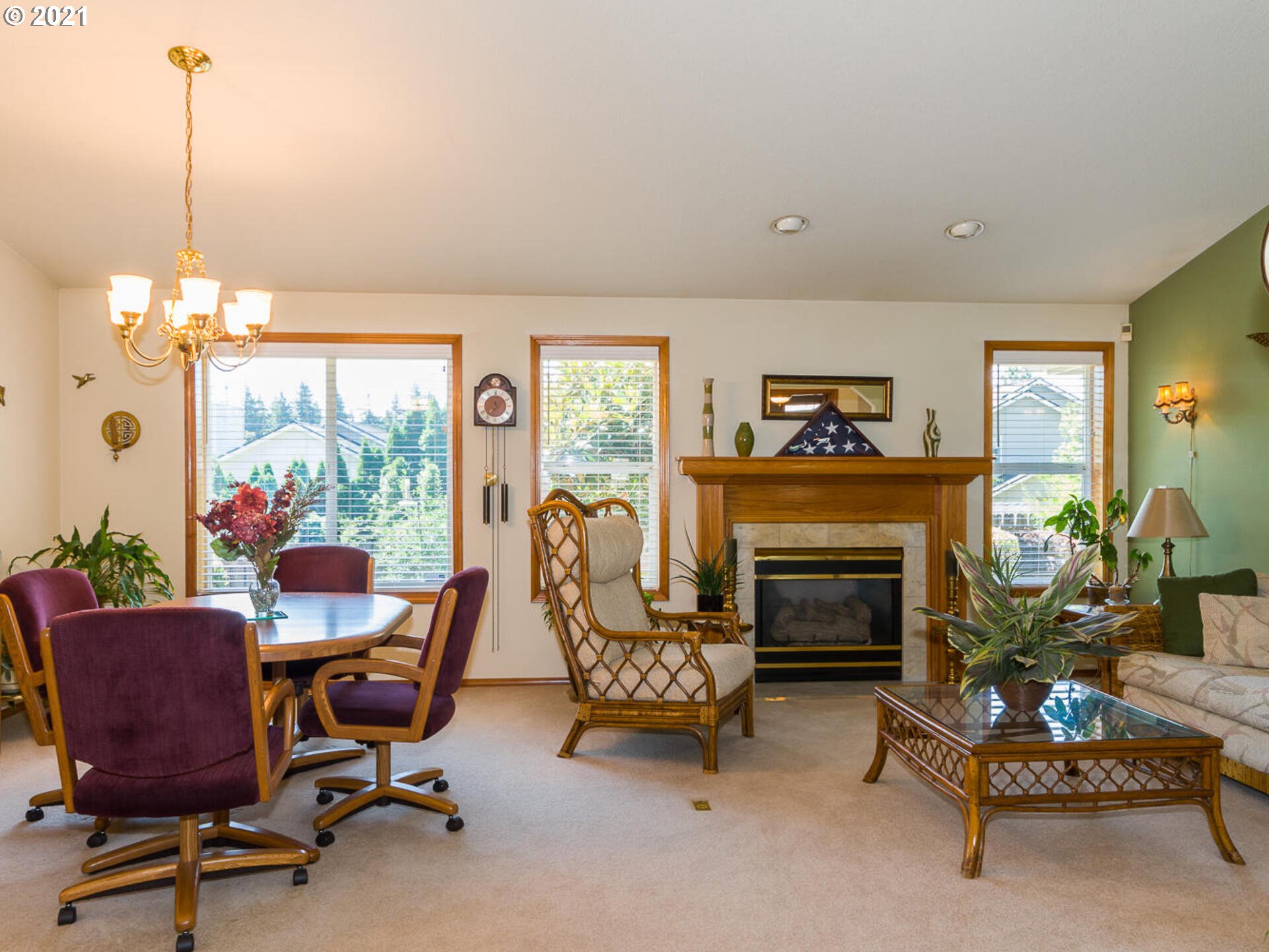 232 Southwest Gabbert Road Gresham, OR 97080 - Photo 8 of 32 Gallery Image 8