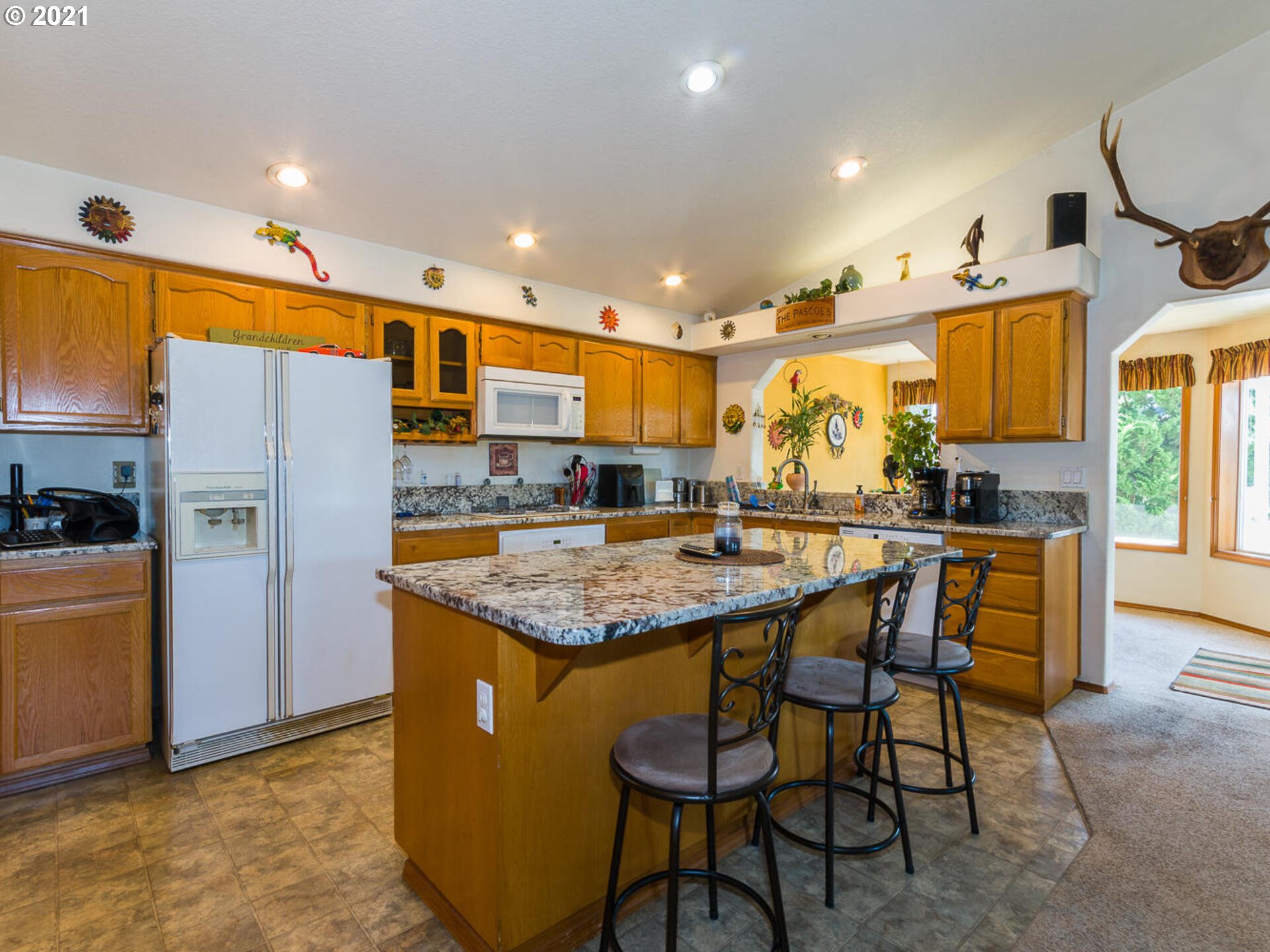 232 Southwest Gabbert Road Gresham, OR 97080 - Photo 9 of 32 Gallery Image 9