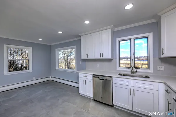 $549,000 | 206 Bridgeview Place, Stratford, CT 06614