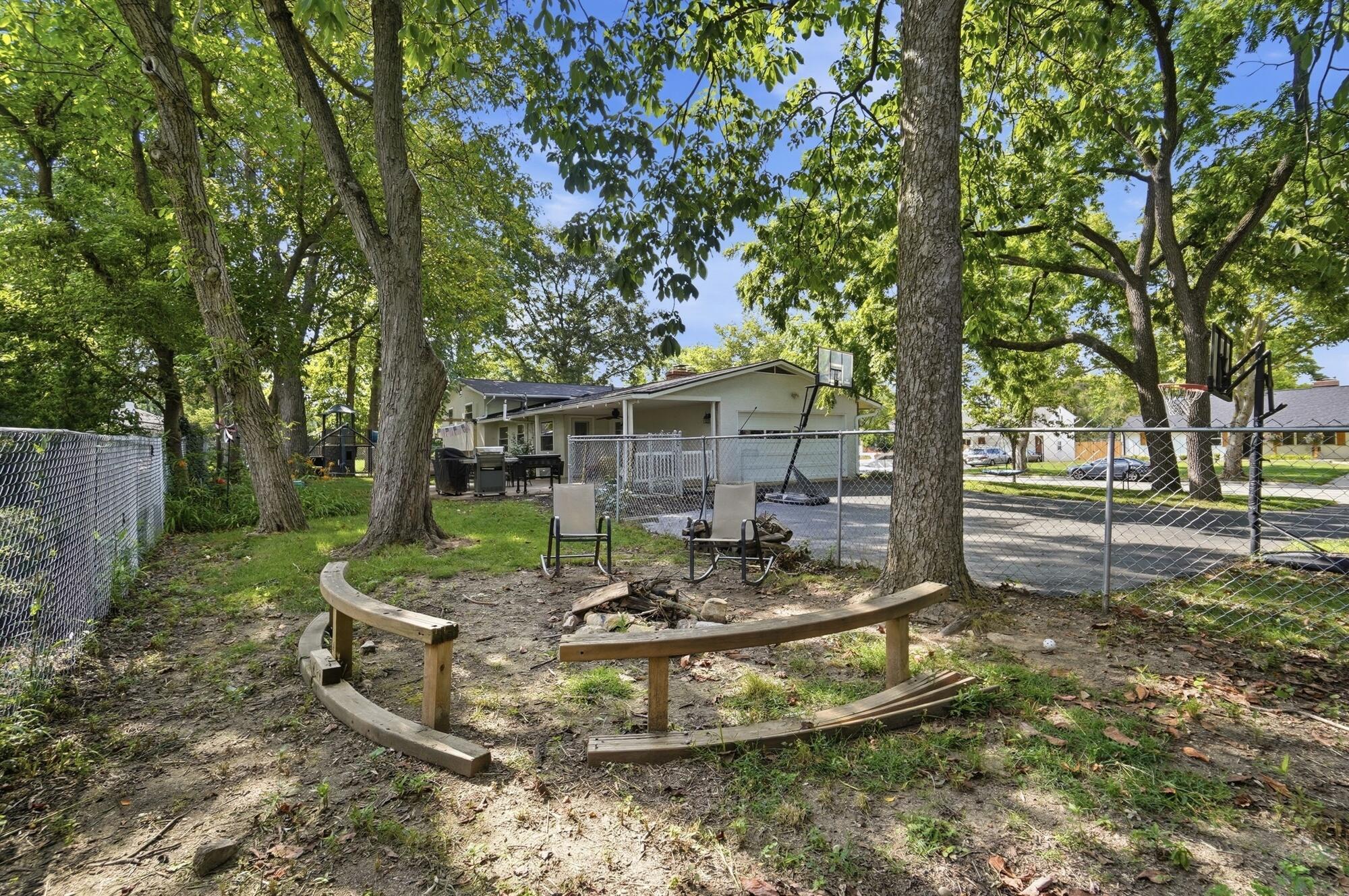 1381 Zollinger Road Columbus, OH 43221 - Photo 54 of 68 066