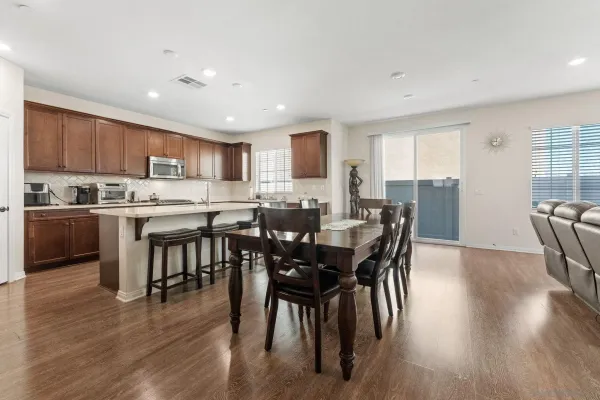 $969,000 | 1287 White Oak Court, El Cajon, CA 92020