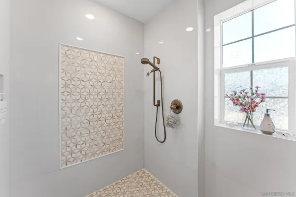 $969,000 | 1287 White Oak Court, El Cajon, CA 92020