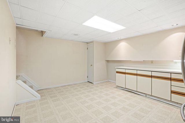 a view of a livingroom with an empty space