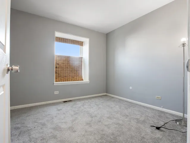 $299,999 | 786 Pahl Road, Elk Grove Village, IL 60007