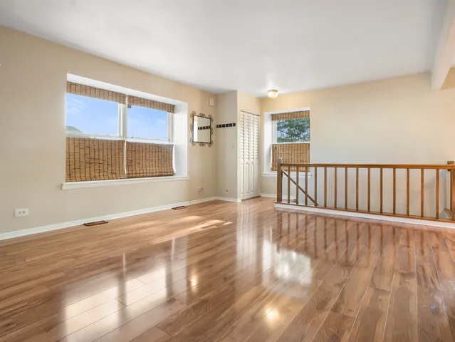 $299,999 | 786 Pahl Road, Elk Grove Village, IL 60007