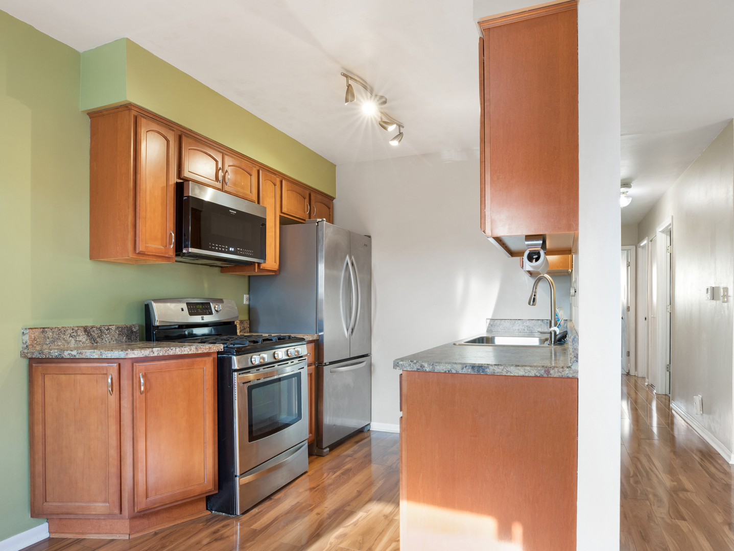 786 Pahl Road Elk Grove Village, IL 60007 - Photo 8 of 27