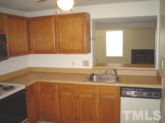 1802 Sara Lane Raleigh, NC 27606 - Photo 4 of 17 Gallery Image 4