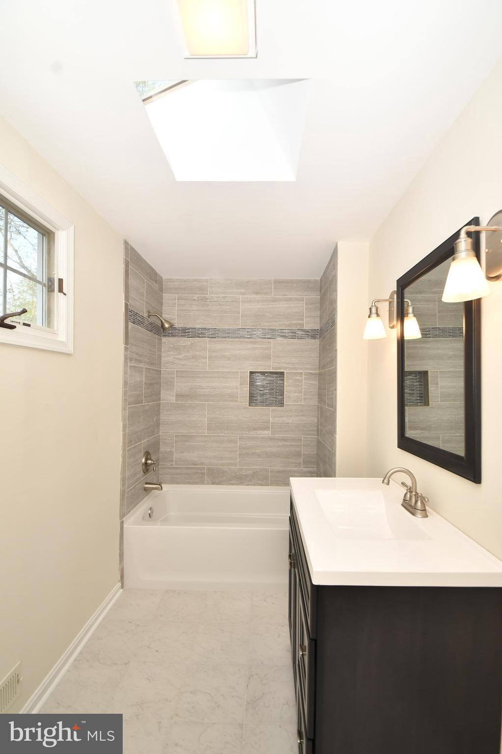 2644 Dublin Road Street, MD 21154 - Photo 20 of 30 Hall Bath