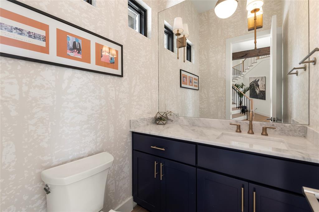 111 Sun Valley Mabank, TX 75147 - Photo 17 of 40 Downstairs Half Bathroom