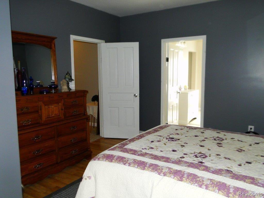 237 South Elba Road Lapeer, MI 48446 - Photo 20 of 42 Master Bedroom (3)