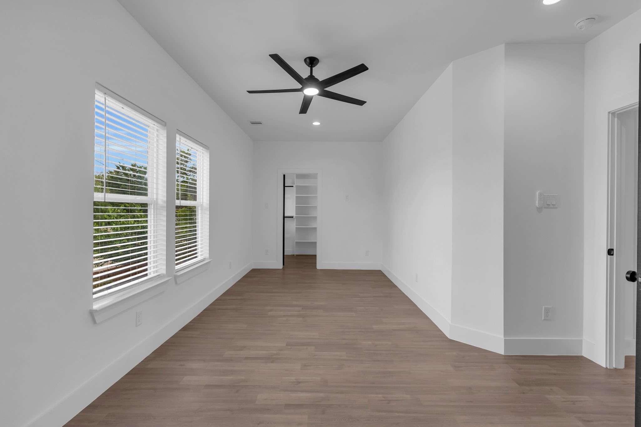 8136 Chateau Street Houston, TX 77028 - Photo 16 of 46 Secondary bedroom, no carpet throughout!!